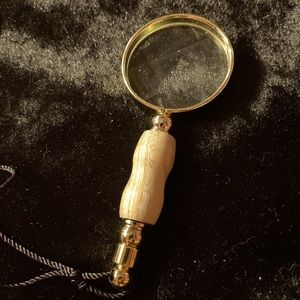 Exotic wood mini magnetic magnifier